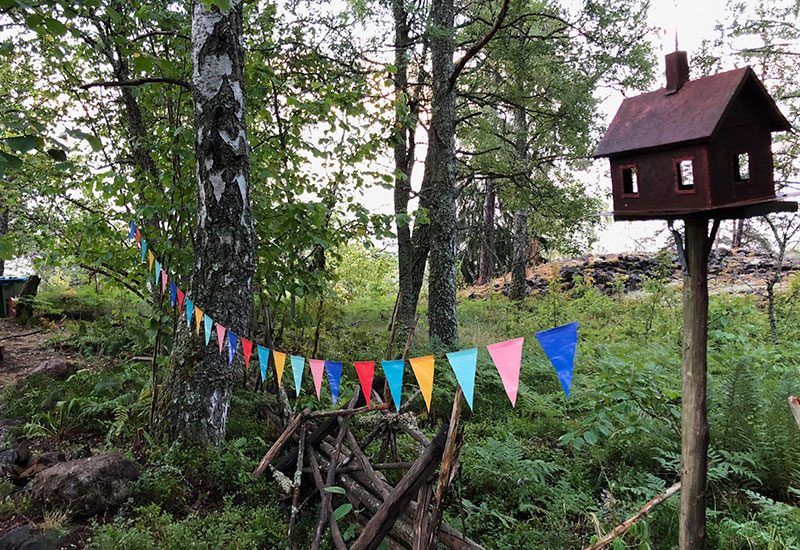 The old birdhouse