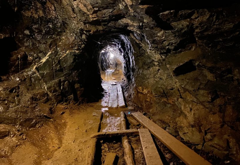 Entrance to the pit